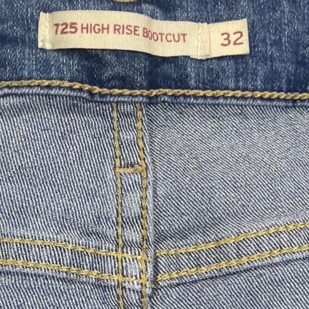 Levis 725 High Rise Bootcut Jeans Womens 32 Medium Wash Blue Denim Stretch 725 - Picture 5 of 6